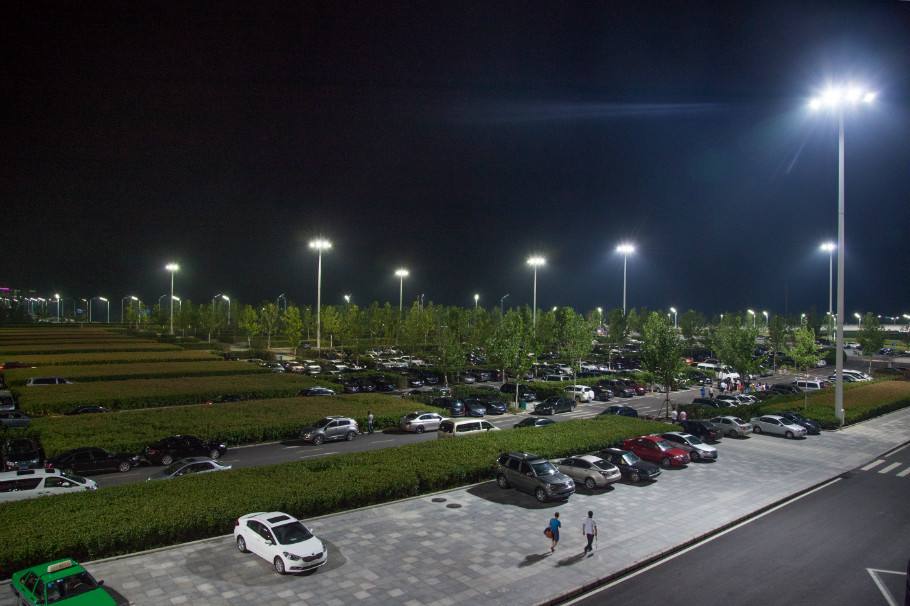 戶外公共停車場照明效果 91好色先生APP照明效果