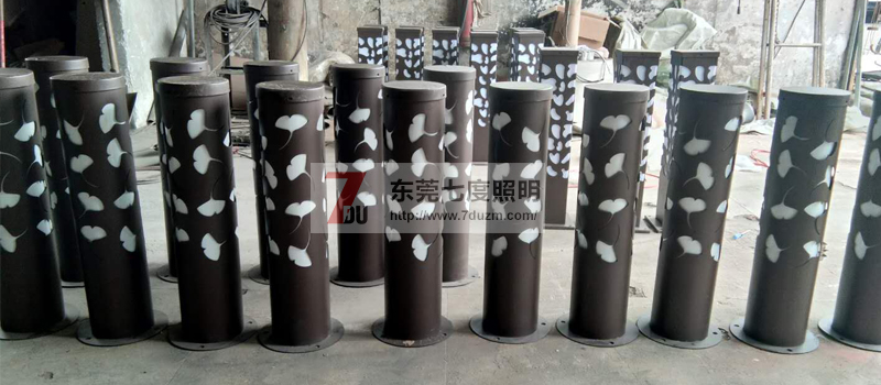 好色先生APP官方正版下载链接(QDCPD-002)割花鏤空圓柱LED草坪燈生產實拍圖片