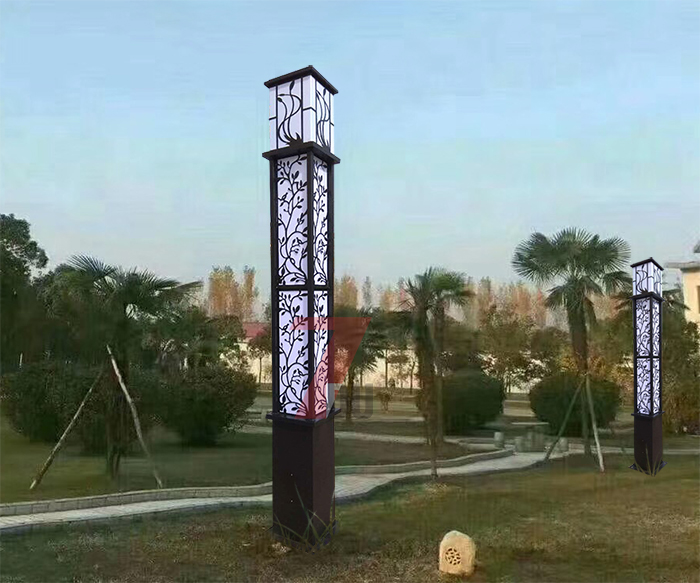 (QDJGDZ-014)廣場方形鏤空好色先生网站入口柱公園安裝效果實拍