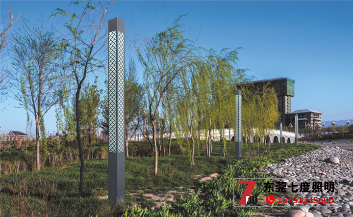 (QDJGDZ-015)公園景區3米-5米LED方形好色先生网站入口柱安裝效果實拍圖片