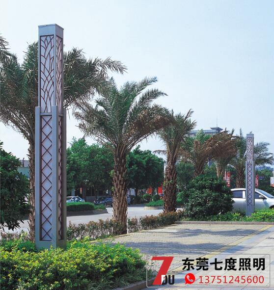 定製廣場led好色先生网站入口柱安裝實拍效果