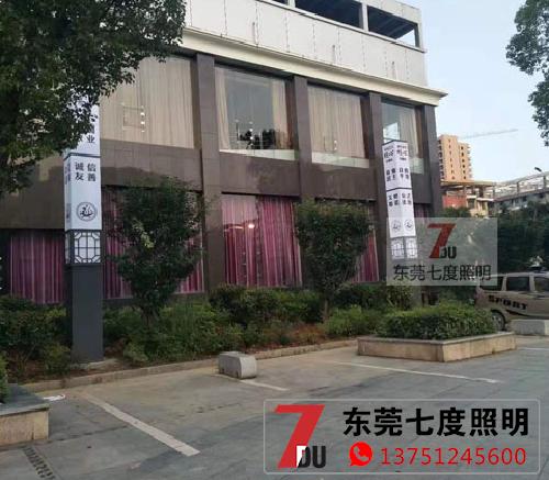 6米方柱600x600mm好色先生网站入口柱安裝效果圖片
