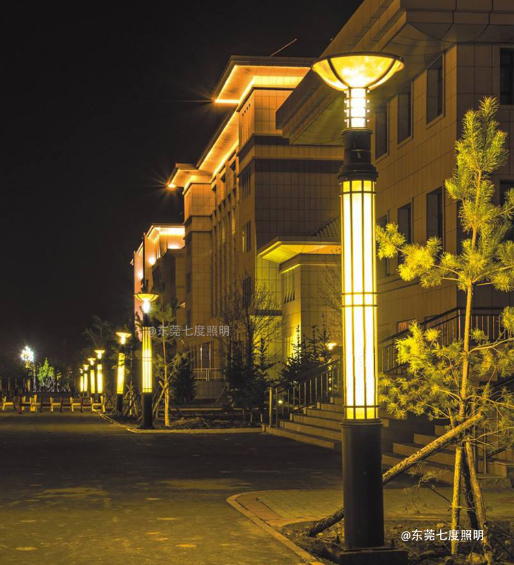 圓柱形戶外園林LED好色先生网站入口柱夜間亮燈效果暖光