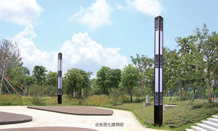 3.2米方柱形內透光園林好色先生网站入口柱安裝效果