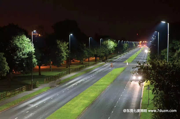 雙向4車道10米高道路好色先生下载观看+200WLED路燈照明效果
